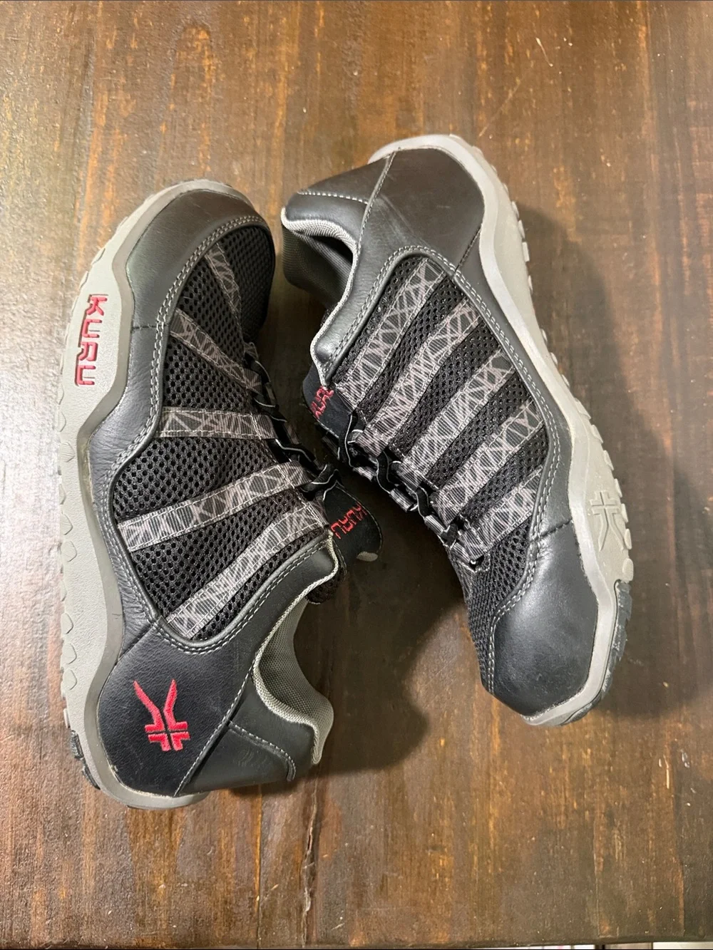 KURU Men’s Black Athletic Lace-Up Sneakers with Gray Accents